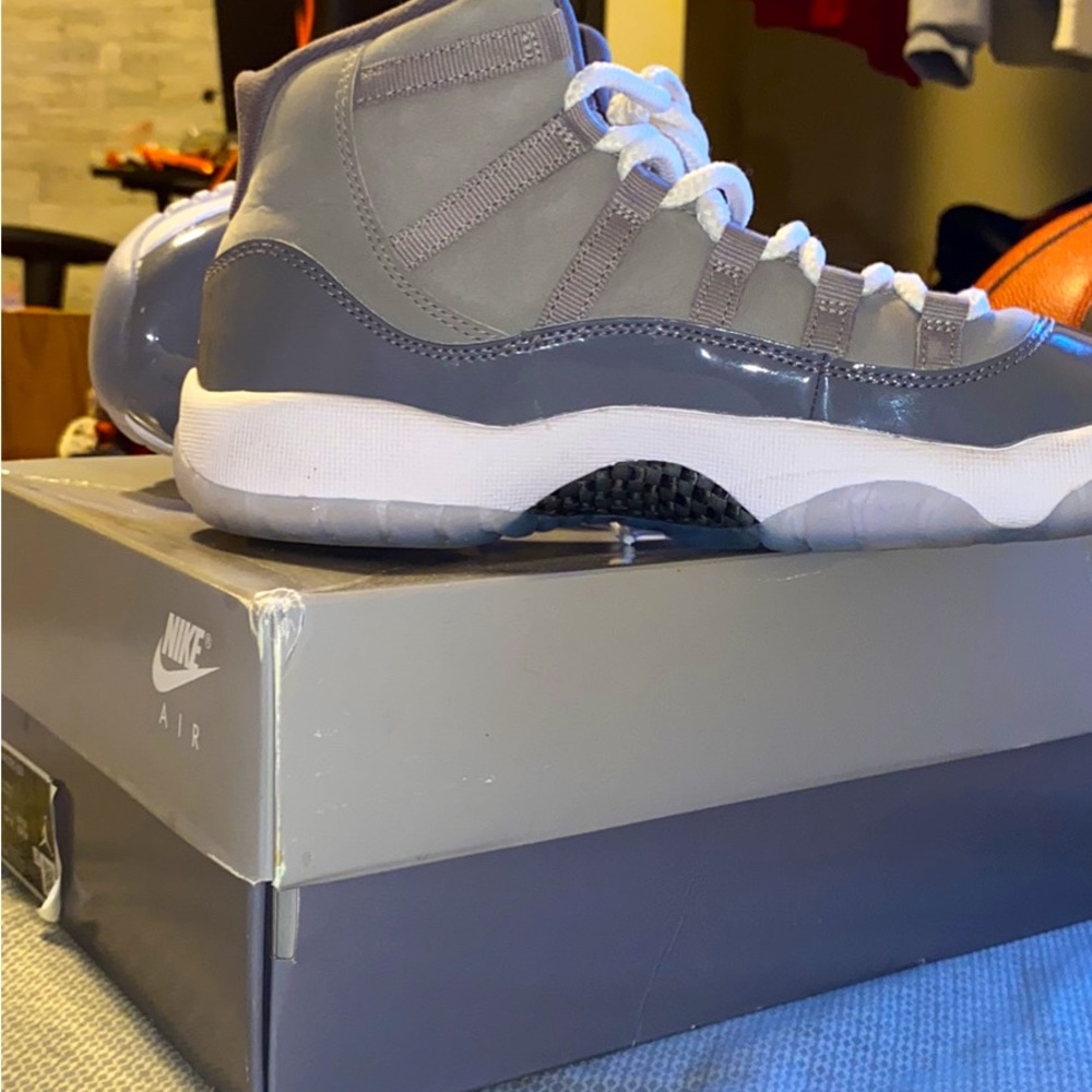 jordan 11 cool grey size 5.5 amazing condition